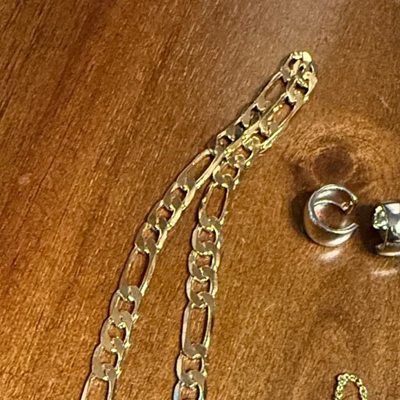 Bundle of Pretty Bird Yellow, White, Rose Gold-Plated Jewelry - Picture 6 of 7